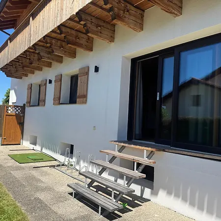 Gaestehaus Apollo Δωμάτια σε οικογενειακή κατοικία Σβάνγκαου