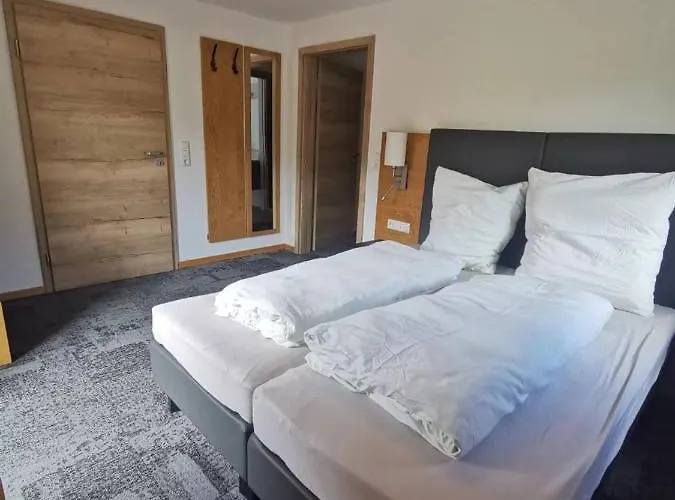 Homestay Gaestehaus Apollo *