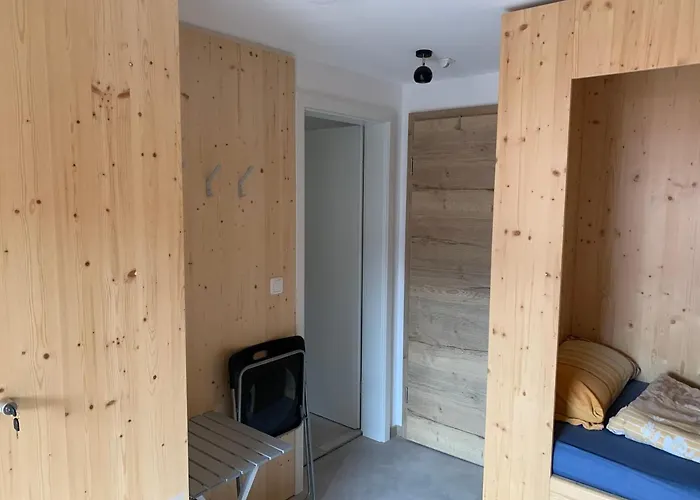 Homestay Gaestehaus Apollo *